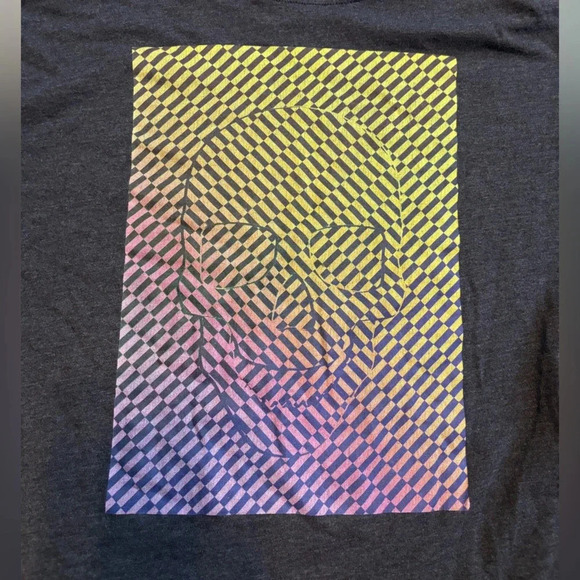 Old Navy Boys Optical Illusion "Stay 'Focused" Gray Long Sleeve Tee Size Small - Picture 3 of 4